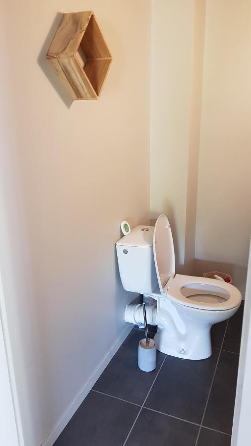 Chambre Avec Salle De Bain Hotel Donzy Exterior foto