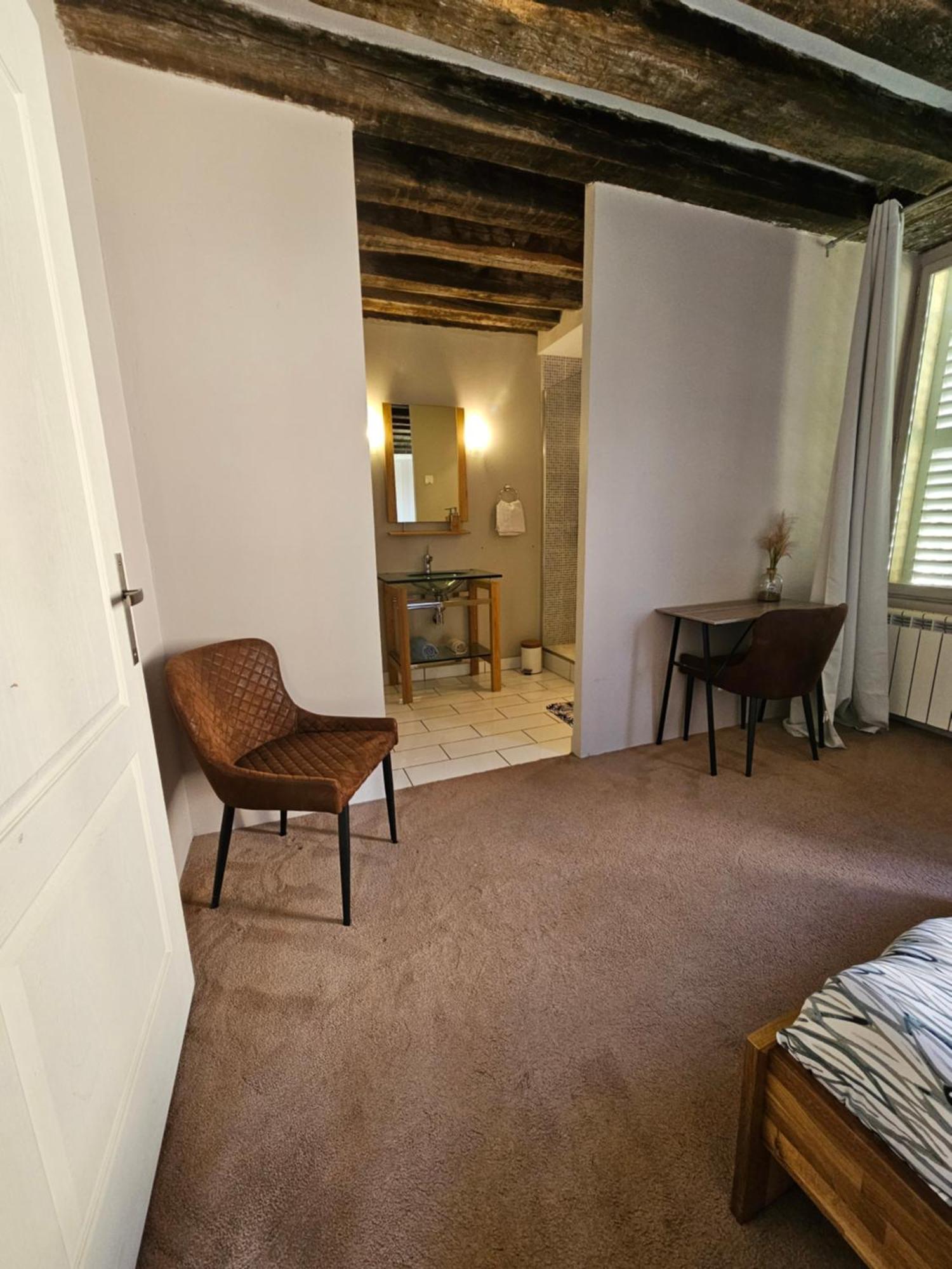 Chambre Avec Salle De Bain Hotel Donzy Exterior foto