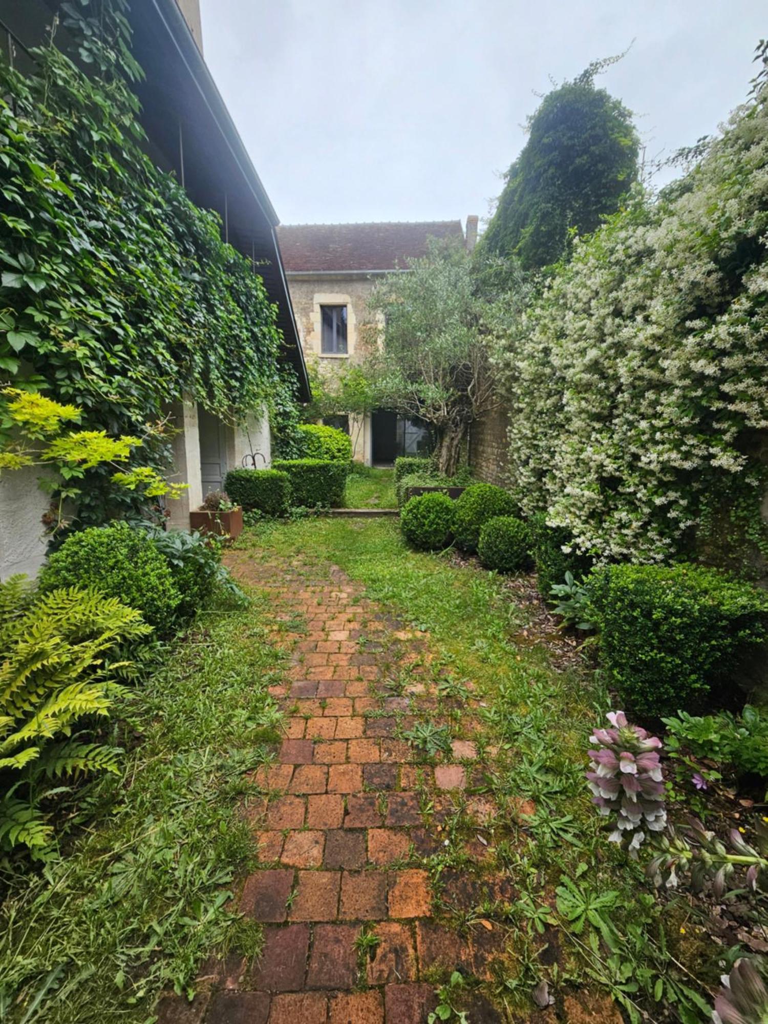 Chambre Avec Salle De Bain Hotel Donzy Exterior foto